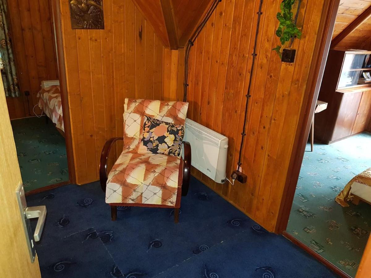 Slovak Cottage Near Bratislava In The Heart Of The Carpathians โมดรา ภายนอก รูปภาพ