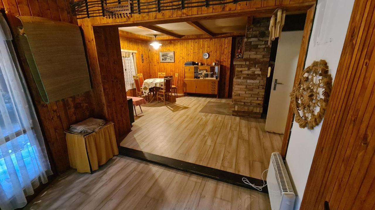 Slovak Cottage Near Bratislava In The Heart Of The Carpathians โมดรา ภายนอก รูปภาพ